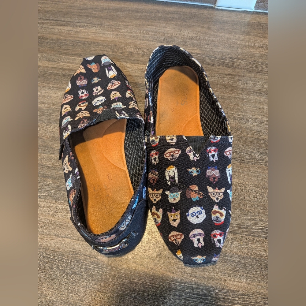 Sketchers: BOBS Black Slip-On Canvas Flats with Cute Dogs - Picture 2 of 6